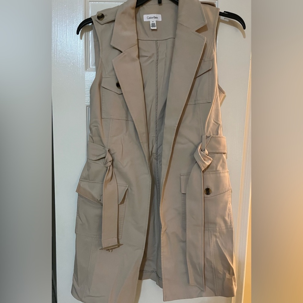 Sleeveless Dress /Casual Coat! Worn once